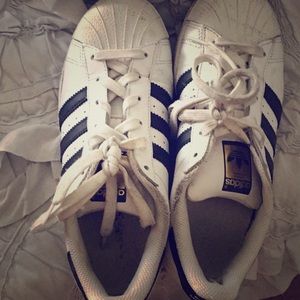 Adidas super star shoe